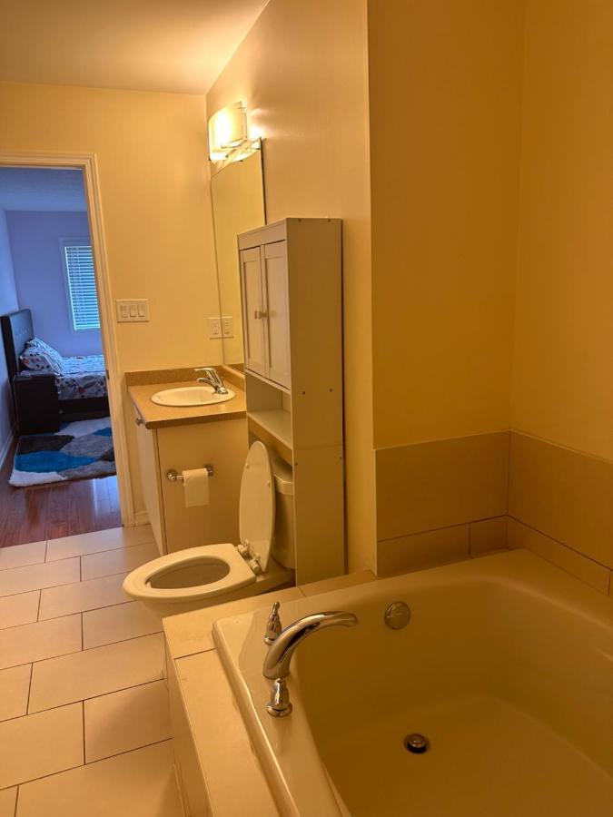 Cmoney Beautiful Home 2 Brampton Eksteriør billede